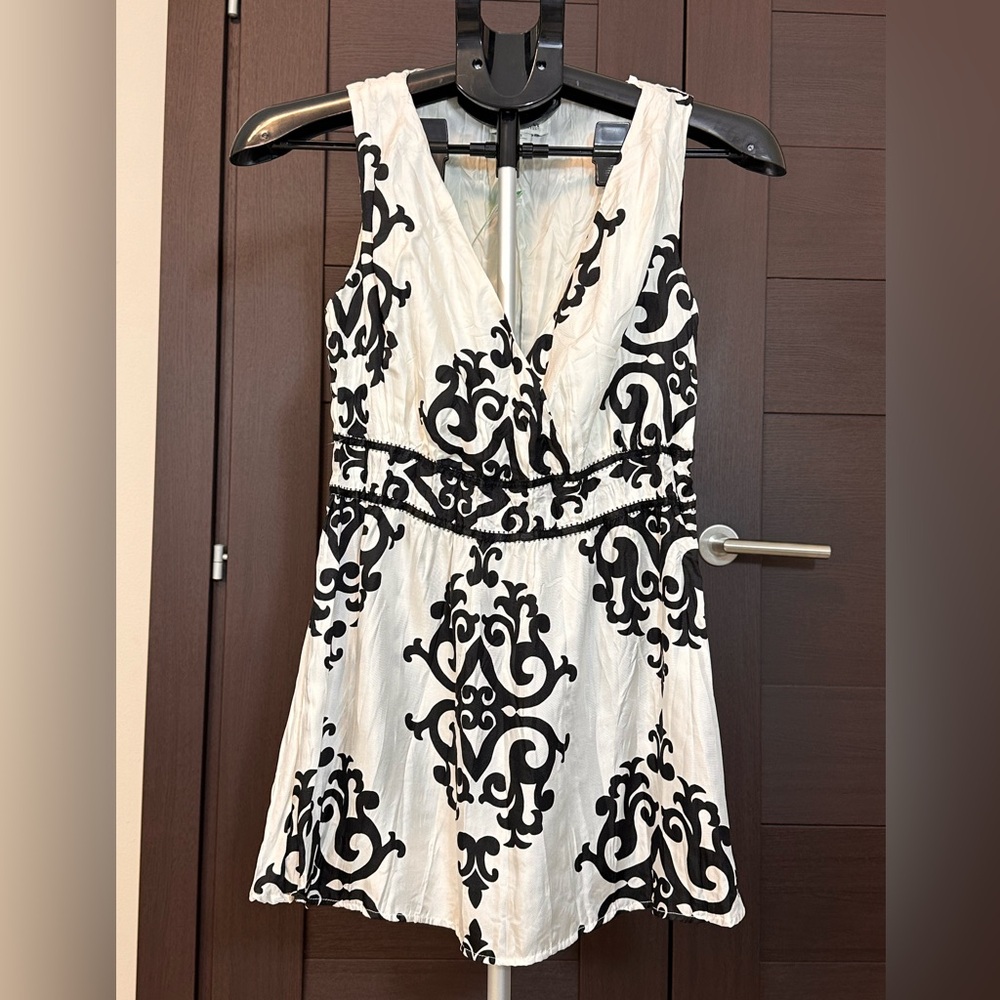 White House Black Market Black and White Sleeveless Blouse